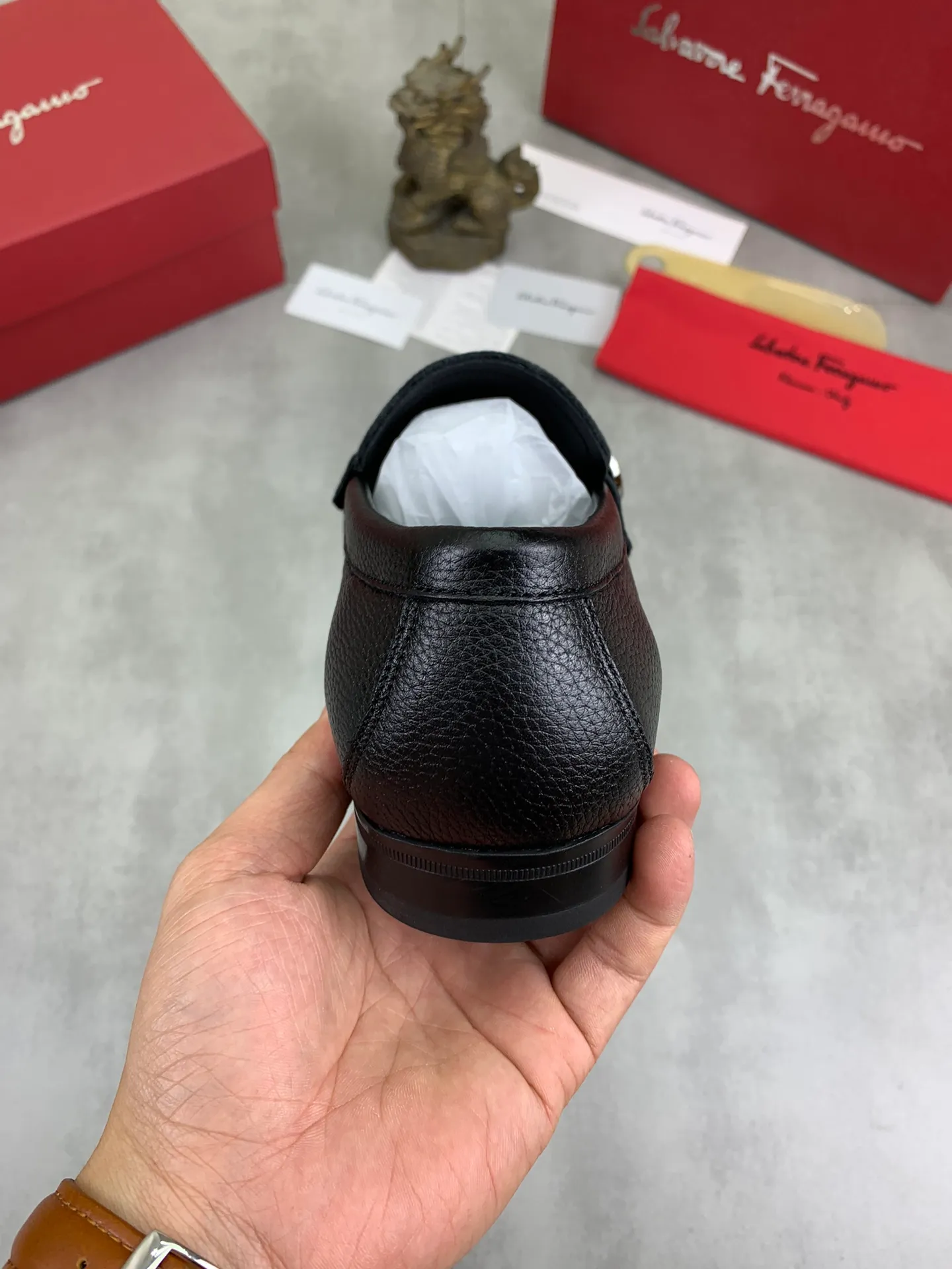 Men's Men's Shoes 💰P460💰[New Style] Water-dyed Niuli 🆘[Salvatore Ferragamo] Ferragamo's latest casual business leather shoes for men! Available at counters simultaneously! The fabric is made of specially imported original calfskin, the lining is made of imported water-dyed cowhide, and the original combination outsole is absolutely luxurious and leads the fashion trend. Matching code: 38-45; 3️⃣ colors available